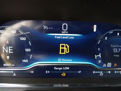 2024 Chevrolet Suburban - Photo 14