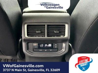 2024 Volkswagen Atlas — photo 14 view
