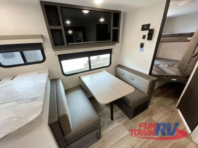 2025 Venture RV Stratus - Photo 16