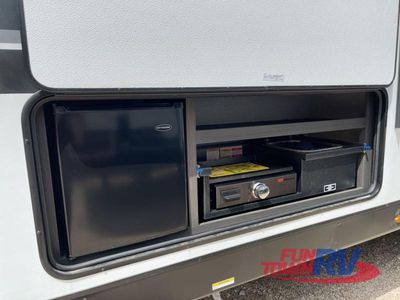 2025 Venture RV Stratus - Photo 6