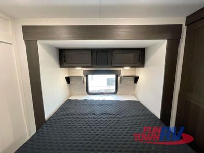 2025 Venture RV Stratus - Photo 20