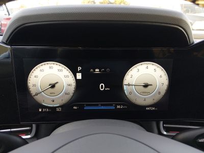 2025 Hyundai Elantra — photo 14 view