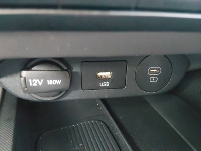 2025 Hyundai Elantra — photo 20 view