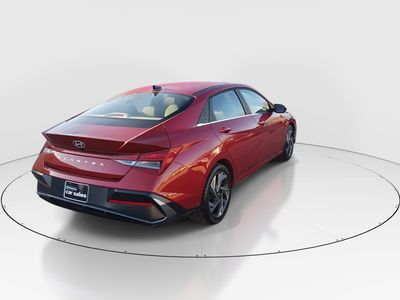 2025 Hyundai Elantra — photo 7 view