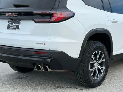 2024 GMC Acadia - Photo 13