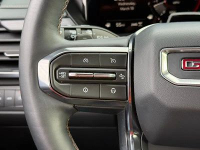 2024 GMC Acadia - Photo 30