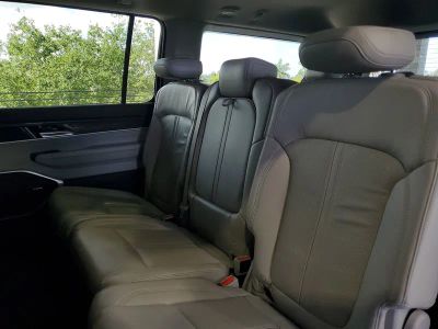2022 Jeep Wagoneer — photo 8 view
