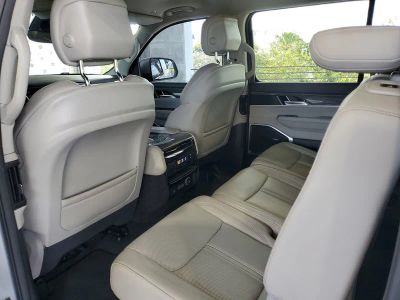 2022 Jeep Wagoneer — photo 10 view