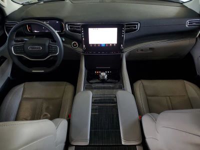 2022 Jeep Wagoneer — photo 12 view