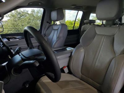2022 Jeep Wagoneer — photo 18 view