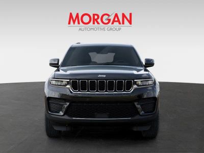 2026 Jeep Grand Cherokee — engine compartment view