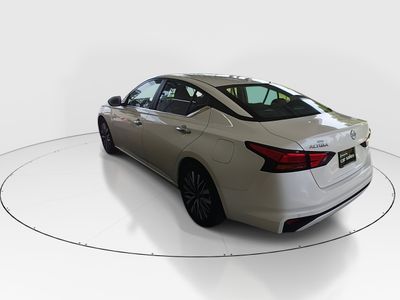 2025 Nissan Altima — detail view