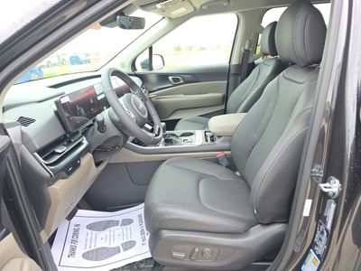 2026 Kia Carnival — photo 9 view