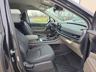 2026 Kia Carnival — photo 15 view