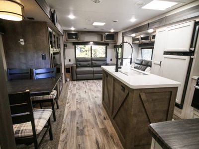 2021 Venture RV SportTrek Touring 343VIK — photo 7 view