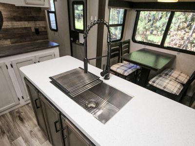 2021 Venture RV SportTrek Touring 343VIK — photo 14 view