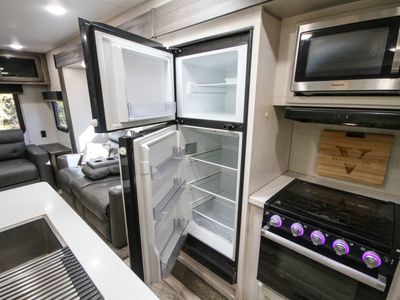 2021 Venture RV SportTrek Touring 343VIK — photo 15 view