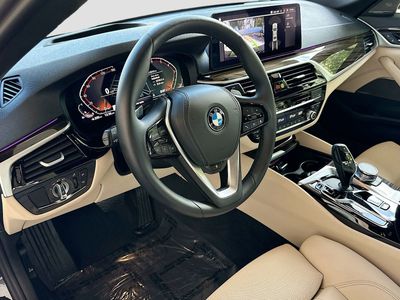 2023 BMW 5 Series — photo 9 view