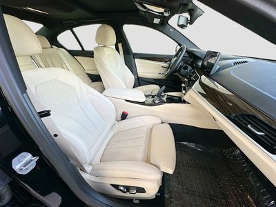 2023 BMW 5 Series — photo 30 view
