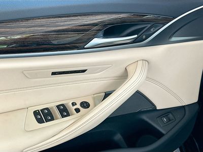 2023 BMW 5 Series — photo 18 view