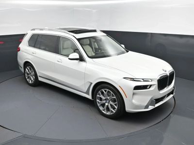 2026 BMW X7 N/A in White Metallic — front three-quarter view