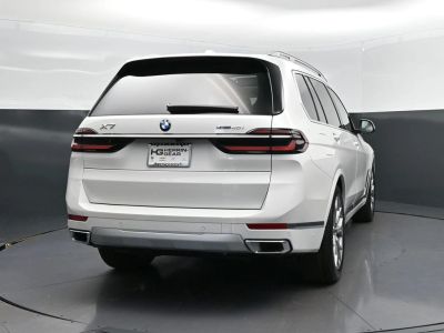 2026 BMW X7 — photo 8 view