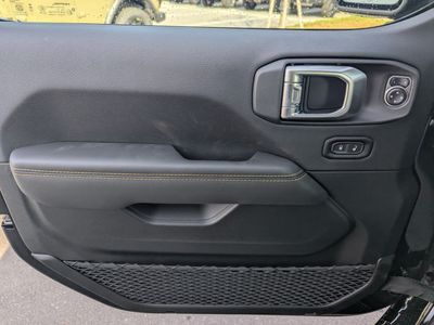 2026 Jeep Gladiator - Photo 14