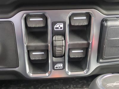 2026 Jeep Gladiator — photo 25 view
