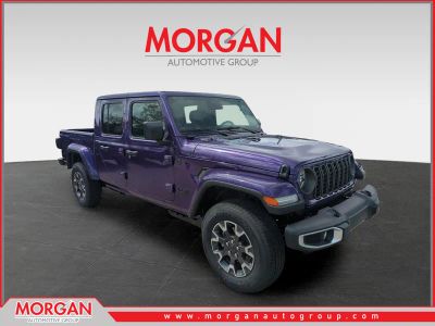 2026 Jeep Gladiator Texas Trail in Purple — front three-quarter view