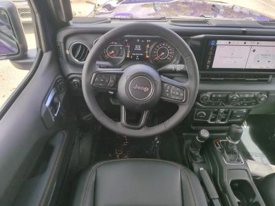 2026 Jeep Gladiator — photo 17 view
