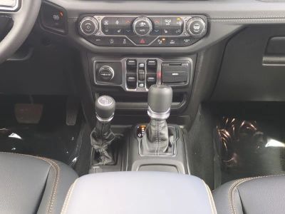 2026 Jeep Gladiator — photo 20 view