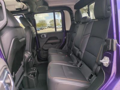 2026 Jeep Gladiator — photo 15 view