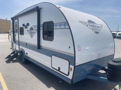 2025 Gulf Stream RV Yellowstone Cruiser - Photo 1