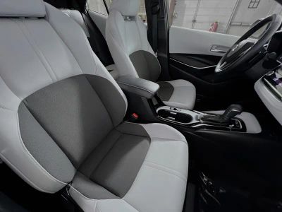2023 Toyota Corolla Hatchback — photo 28 view