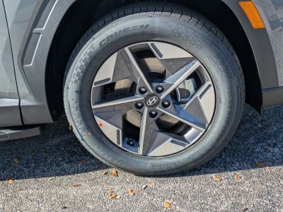 2026 Hyundai TUCSON — photo 11 view