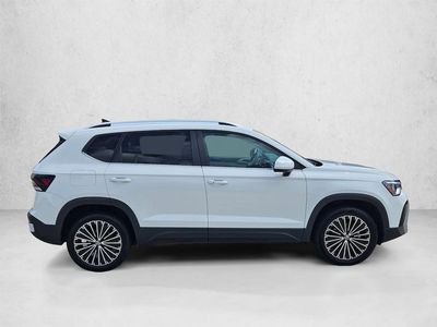 2025 Volkswagen Taos - Photo 2