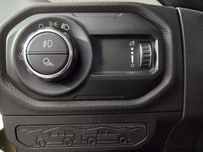 2025 Jeep Gladiator — photo 21 view