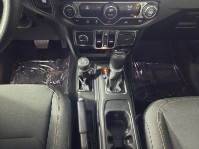 2025 Jeep Gladiator — photo 15 view