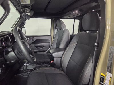 2025 Jeep Gladiator — photo 12 view