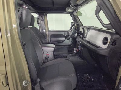 2025 Jeep Gladiator — photo 32 view