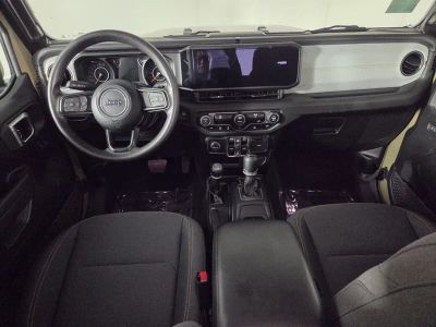 2025 Jeep Gladiator — photo 28 view