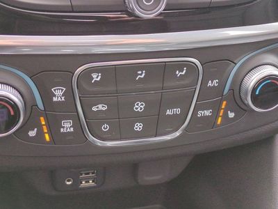 2023 Chevrolet Traverse - Photo 13