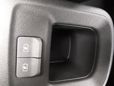2023 Nissan Kicks - Photo 23