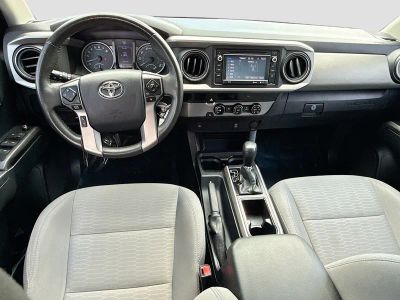 2017 Toyota Tacoma — photo 15 view