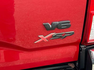 2017 Toyota Tacoma — photo 11 view