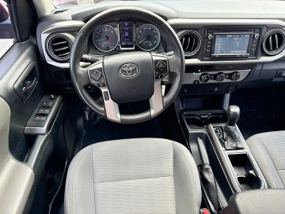 2017 Toyota Tacoma — photo 16 view