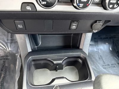 2017 Toyota Tacoma — photo 28 view