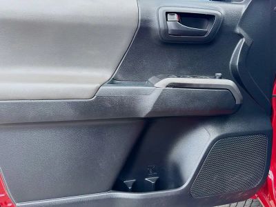 2017 Toyota Tacoma — photo 20 view