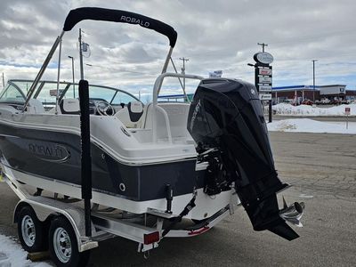 2025 Robalo R207 - Photo 5