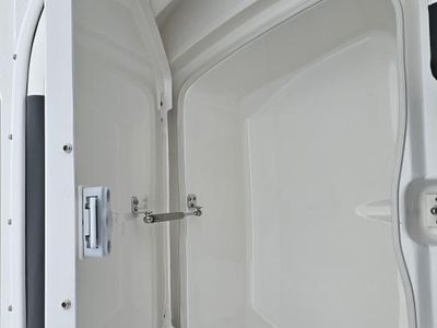 2025 Robalo R207 - Photo 18